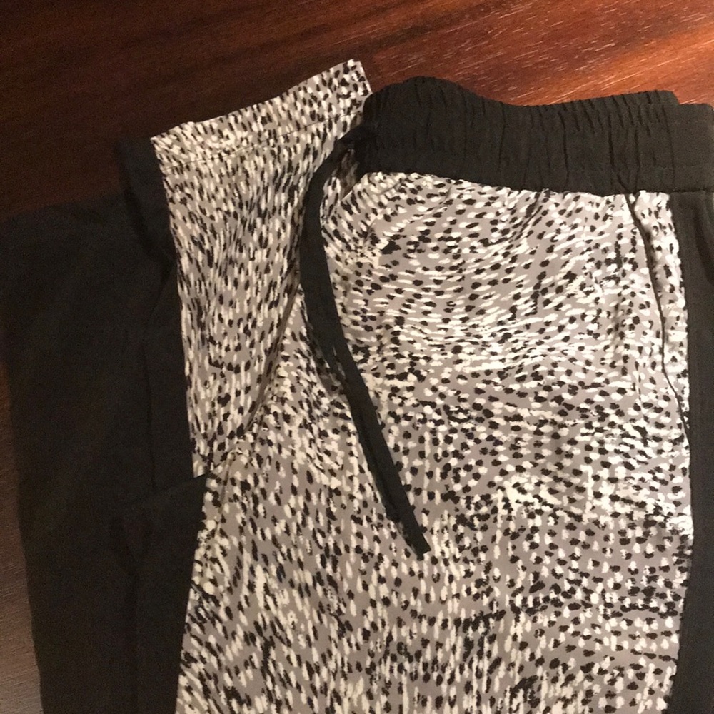 Banana Republic size small pull on pants